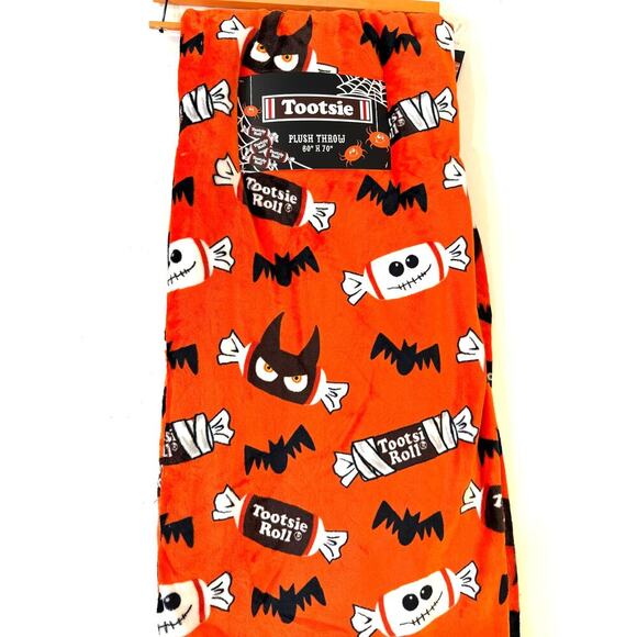 Tootsie Roll Halloween Throw Blanket 60"x70 Orange Candy Bats PlushSpiders Soft - Picture 2 of 4